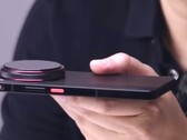 Der erste 35mm 1-Zoll Kamera-Prototyp im Smartphone-Formfaktor existiert tatsächlich und ist im Hands-On-Video zu bestaunen.