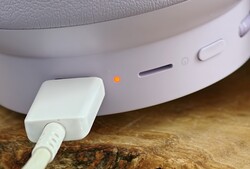 Over‑Ear‑Kopfhörer von Vivo mit Lade-LED