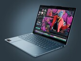 Das Lenovo Yoga Slim 7 besitzt ein enorm helles OLED-Display. (Bildquelle: Lenovo)
