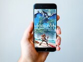 Es bleibt abzuwarten, ob Sony Blockbuster wie Horizon: Forbidden West auf Smartphones veröffentlichen wird. (Bild: Sony / NeONBRAND, bearbeitet)