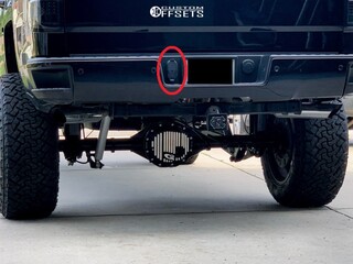 Eingekreist ist der Fundort eines Apple AirTags an einem teuren getunten Pickup-Truck erkenntlich (Bild: York Regional Police)