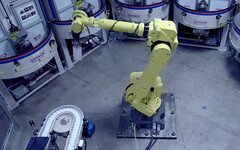 Apple: Auch die US-Displayfabrik mit Foxconn soll nahezu vollautomatisch mit Robotern arbeiten.