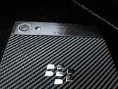 Die Rückseite des BlackBerry Krypton.