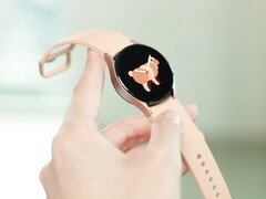 Die Samsung Galaxy Watch4 kann aktuell für weniger als die Hälfte des Listenpreises bestellt werden. (Bild: Samsung)