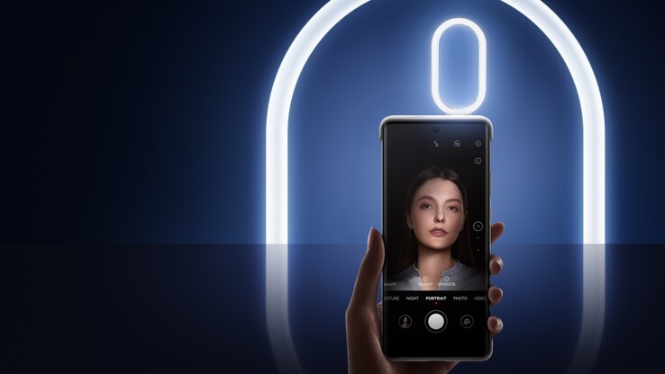 Huawei bietet eine spezielle Hülle mit ausklappbarem Selfie-Licht an.