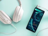 Das Sony Xperia 10 IV bietet eine ungewöhnliche Ausstattung, inklusive Kopfhöreranschluss. (Bild: Sony)