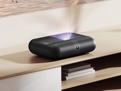 Der Y300s benötigt einen nur geringen Abstand zur Leinwand (Bildquelle: Yaber)