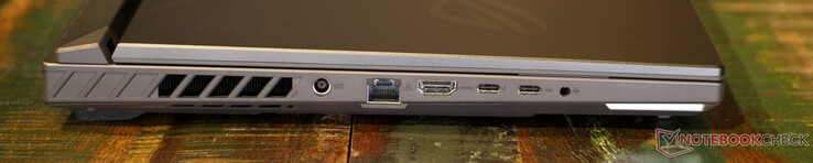 Gleichspannungsversorgung, RJ-45 (LAN), HDMI 2.1, USB-Typ-C mit Thunderbolt 4, USB-Typ-C mit DisplayPort und Powerdelivery, 3,5-mm-Klinke