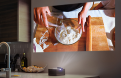 Der Philips Screeneo U4 startet mit sattem Rabatt in den Vorverkauf. (Bild: Indiegogo)