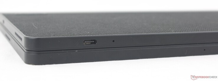 Vorne: USB-C 3.2 Gen 2 (10 Gbps) + Power Delivery + DisplayPort, Microfon, Lautstärkeregler