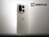 Das OnePlus 15 in der Farbvariante namens "Sand Storm" (Bildquelle: OnePlus)