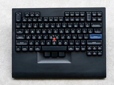 TEX Shinobi: Neue mechanische TrackPoint-Tastatur mit 7-Reihen-Layout der klassischen Lenovo/IBM ThinkPads (Bildquelle: TEX)