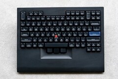 TEX Shinobi: Neue mechanische TrackPoint-Tastatur mit 7-Reihen-Layout der klassischen Lenovo/IBM ThinkPads (Bildquelle: TEX)