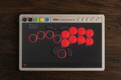 Der neue 8BitDo Arcade Controller Pro besitzt ein eingebautes Display samt integrierter Ultimate Software