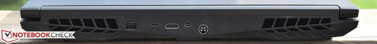 Hinten: Gigabit Ethernet, USB 3.1 Gen 2 Typ-C/Thunderbolt, HDMI 2.0, mini-DisplayPort, Netzanschluss
