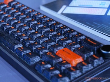 Die Carbonfaser-Tastenkappen setzen optisch noch einmal einen ganz anderen Akzent