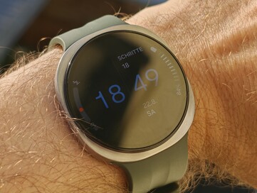 Galaxy Watch9 in der Sonne