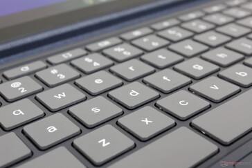 Anders als beim Surface Pro oder dem HP Chromebook x2 11 kann die Tastatureinheit nicht angewinkelt werden