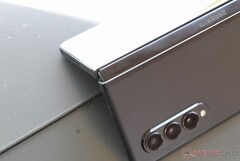 So in etwa dürfte auch die Kamera des Galaxy Z Fold4 aussehen. Die Übernahme des Galaxy S22 Ultra-Designs wurde offenbar verworfen.
