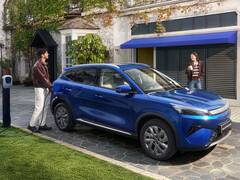 Evolution unterm Blech: Der BYD Atto 3 Evo (2026) kommt mit größerer 75-kWh-Batterie, Allrad-Option und neuem Google-Infotainment samt KI-Sprachsteuerung (Bild: BYD).