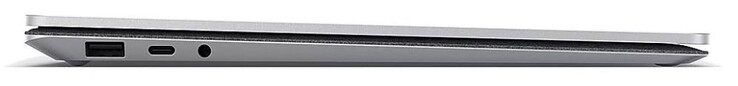 Der Surface Laptop 4 bietet nur eine spärliche Auswahl an Ports (Bild: Microsoft)
