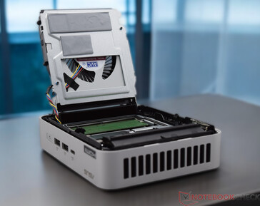Asus NUC 14 Pro Plus.