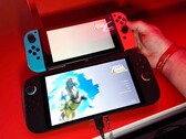 Die Nintendo Switch 2 ist wesentlich größer als der eigene Vorgänger. (Bildquelle: The Verge, YouTube)