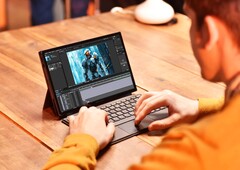 Der OneXPlayer X1 wird mit der Tastaturhülle zum Mini-Laptop. (Bild: OneXPlayer)