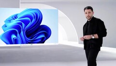 Panos Panay hat Windows 11 samt frischem Design und vieler neuer Features per Livestream enthüllt. (Bild: Microsoft)