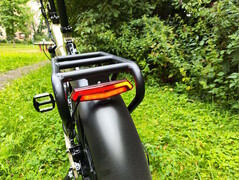 Blinker und Bremslicht sind vorhanden