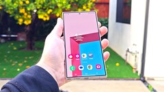 Sein Samsung Galaxy S24 Ultra mit Gorilla Glas Armor fallen zu lassen, resultiert immer noch in einem Display-Schaden. (Bild: PBKReviews)