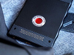 RED Hydrogen One: Vorbesteller erhalten 5,7-Zoll-Smartphone mit Holo-Display ab 9. Oktober.