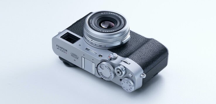 Die Fujifilm X100V behält ihren durch klassische Kameras inspirierten Look bei. (Bild: Fujifilm)