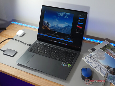 Samsung Galaxy Book3 Ultra 16 mit RTX 4070 im Notebook-Test: Viel Grafikleistung im Business-Look