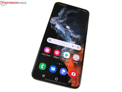Display und Rückseite des Samsung Galaxy S22 werden von Gorilla Glas Victus+ geschützt.