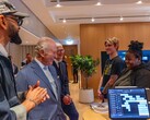 Tim Cook mit König Charles III. in der Apple-Zentrale in der Battersea Power Station
