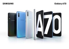 Das Galaxy A70 besticht durch ein langgestrecktes 6,7 Zoll-Display und Triple-Cam.
