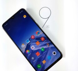 Das Xiaomi Mi 9 SE verbindet eine moderne Optik und gute Verarbeitung.