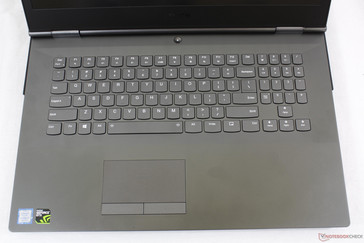 Die Anordnung und das Tippgefühl der Tastatur entsprechen einem IdeaPad.