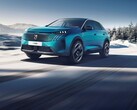 Eine vorgewärmte Batterie ist im Winter Gold wert: Peugeot stattet jetzt auch seine SUV-Modelle E-3008 und E-5008 serienmäßig mit einem Akkuvorwärmsystem aus (Bild: Stellantis)..