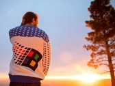 Der "schicke" Microsoft-Pulli mit dem Windows-95-Logo