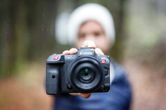 Die Canon EOS R5 C soll dank massiver Kühlung unbegrenzt 8K-Videos aufzeichnen können. (Bild: Canon)
