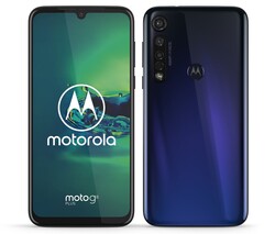 Das Motorola Moto G8 Plus von vorne und hinten