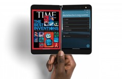 Microsoft ist stolz auf den &quot;Time Best Inventions 2020&quot;-Titel, das Surface Duo ist vielen Tests zufolge aber noch nicht ganz ausgereift. (Bild: Microsoft)