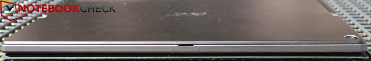 oben: microSD-Slot & Mikrofone