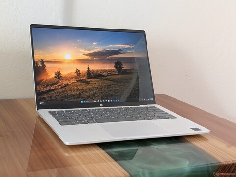 HP OmniBook 5 14 Laptop Test: Windows ARM mit OLED für unter 600 US-Dollar