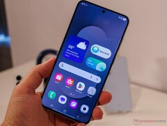 Samsung Galaxy S25 FE: Smartphone kommt mit höherer Ladeleistung (Bildquelle: Daniel Schmidt)