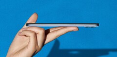 Das Oppo A93 ist mit einer Dicke von 7,48 Millimeter eines der dünnsten Smartphones des Jahres. (Bild: Oppo)