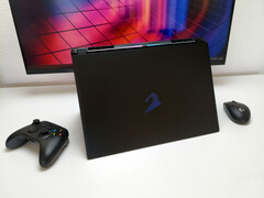 Macht unter Last sehr auf sich aufmerksam: Aorus Master 16