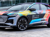 Der Audi Q4 50 e-tron quattro ist ein beliebtes BEV-Modell. Mit dem Diversity Audi Q4 e-tron zeigt Audi bei Diversity & Inclusion Flagge.